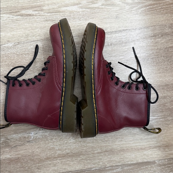 Dr. Martens kids boots minimum wear - Picture 15 of 16